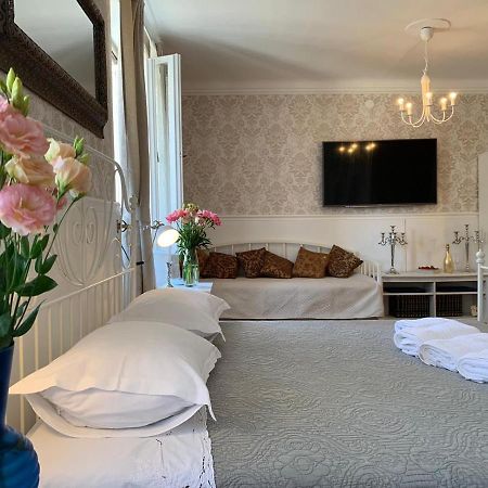 Mama'S And Papa'S Luxury Rooms Split Exterior photo